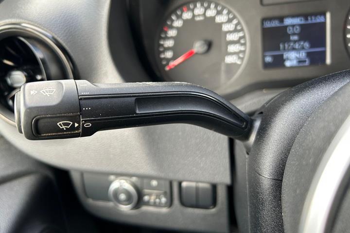Hvid Mercedes Sprinter 215 fra 2022