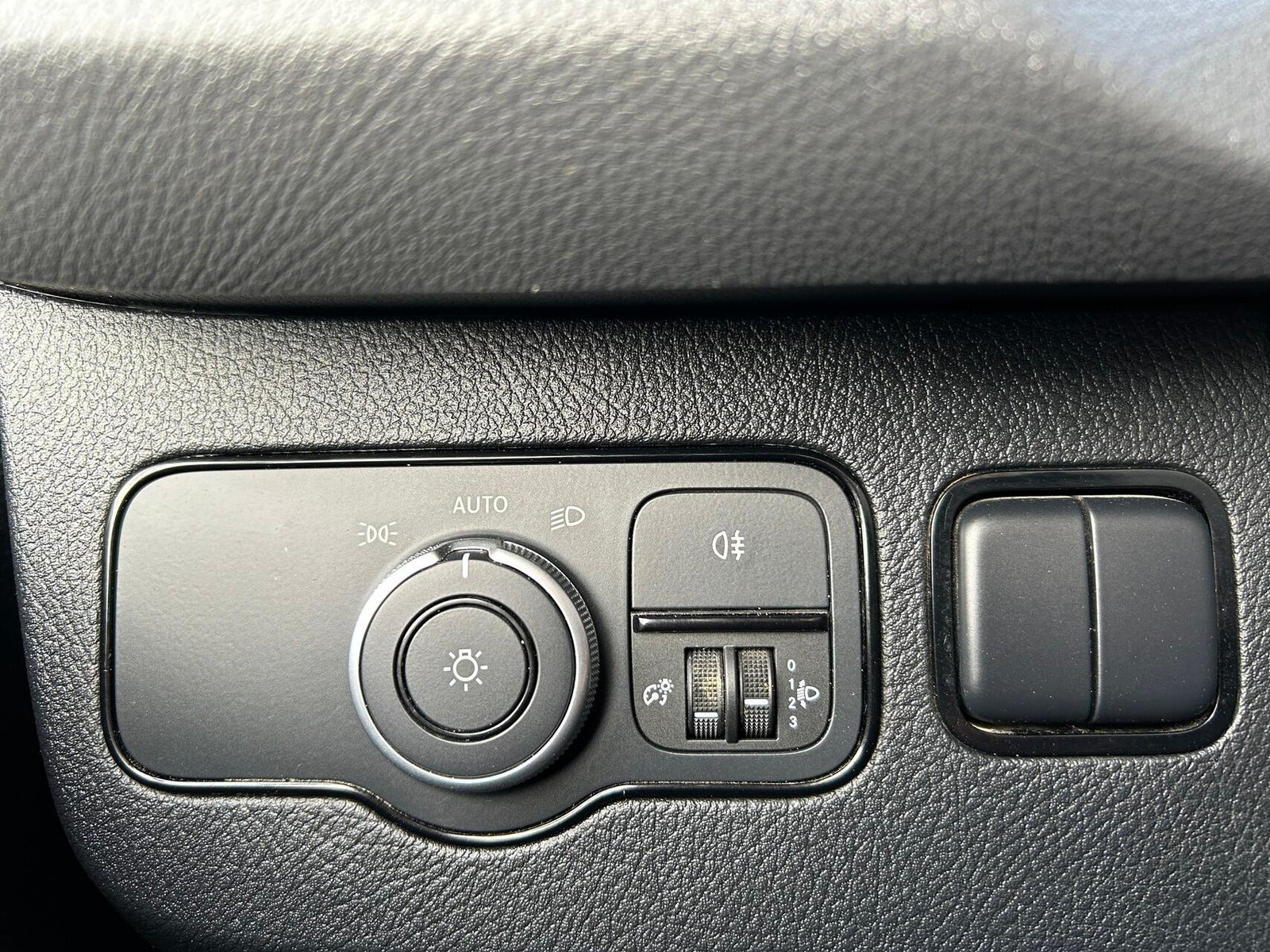 Hvid Mercedes Sprinter 215 fra 2022