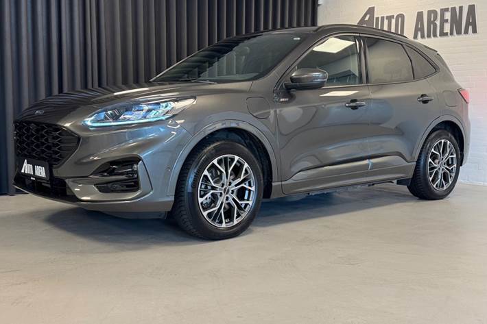 Grå Ford Kuga fra 2020