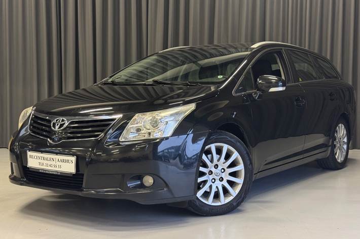 Sort Toyota Avensis fra 2011