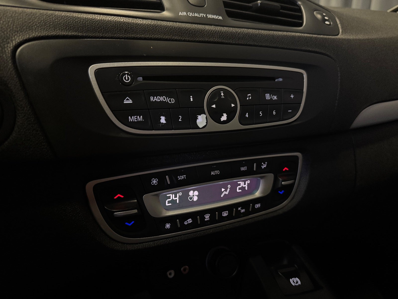 Orange Renault Grand Scenic III fra 2012