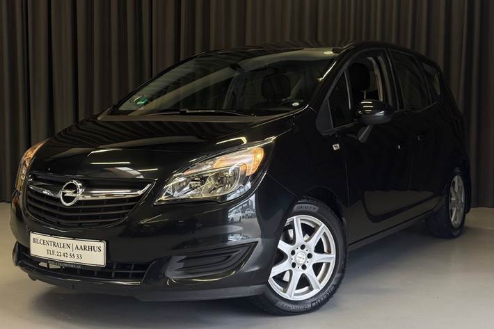 Sort Opel Meriva fra 2015
