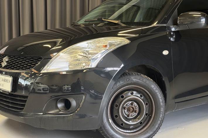 Sort Suzuki Swift fra 2010