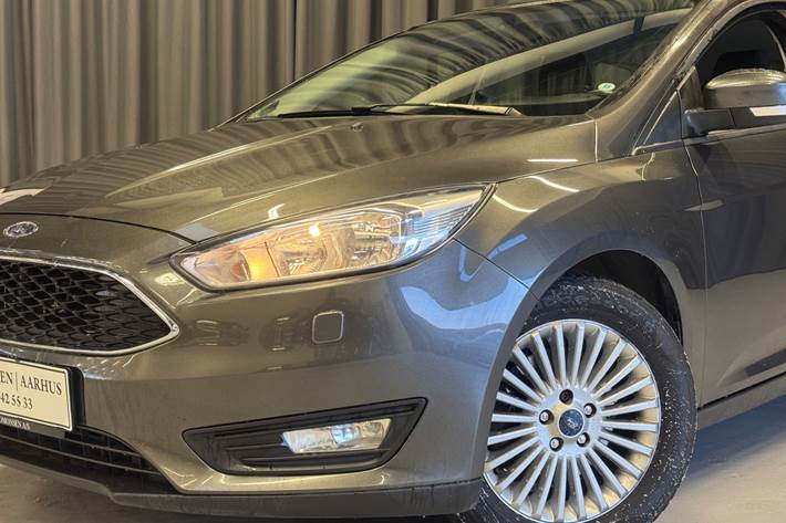 Grå Ford Focus fra 2017