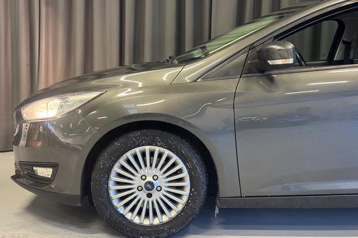 Grå Ford Focus fra 2017