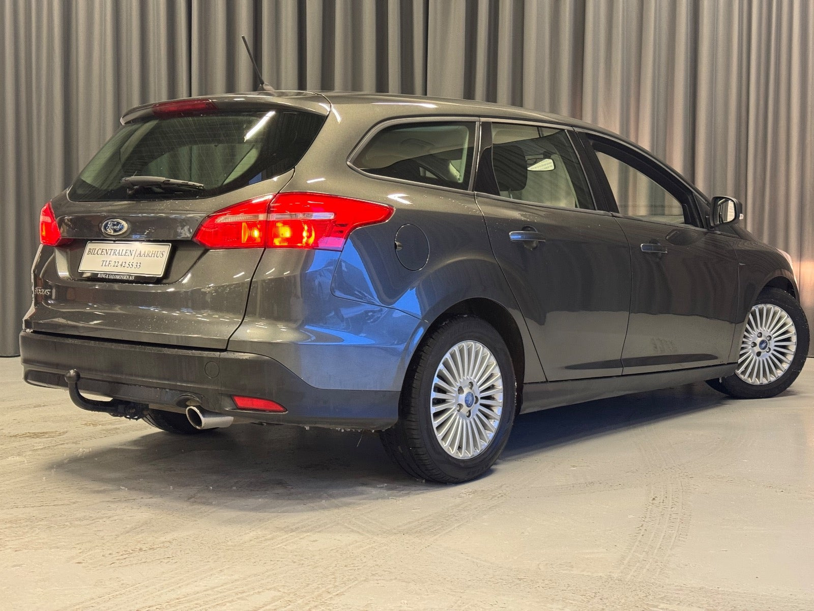 Grå Ford Focus fra 2017
