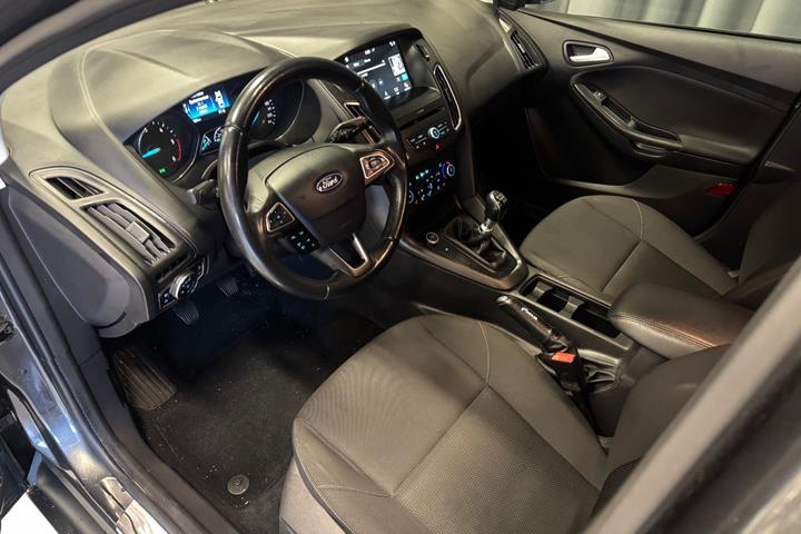 Grå Ford Focus fra 2017