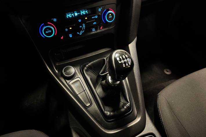 Grå Ford Focus fra 2017
