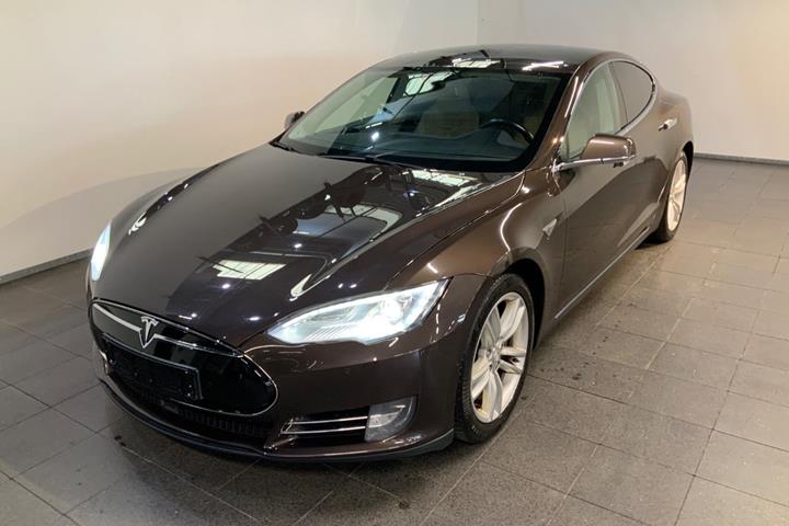 Brun Tesla Model S fra 2014