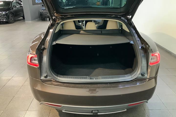 Brun Tesla Model S fra 2014