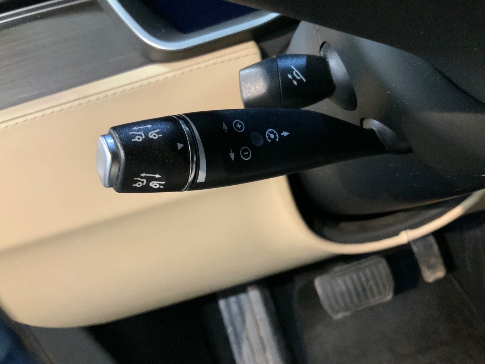 Brun Tesla Model S fra 2014