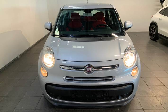 Sølv Fiat 500L fra 2012