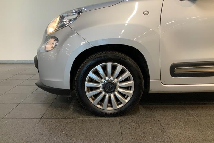 Sølv Fiat 500L fra 2012