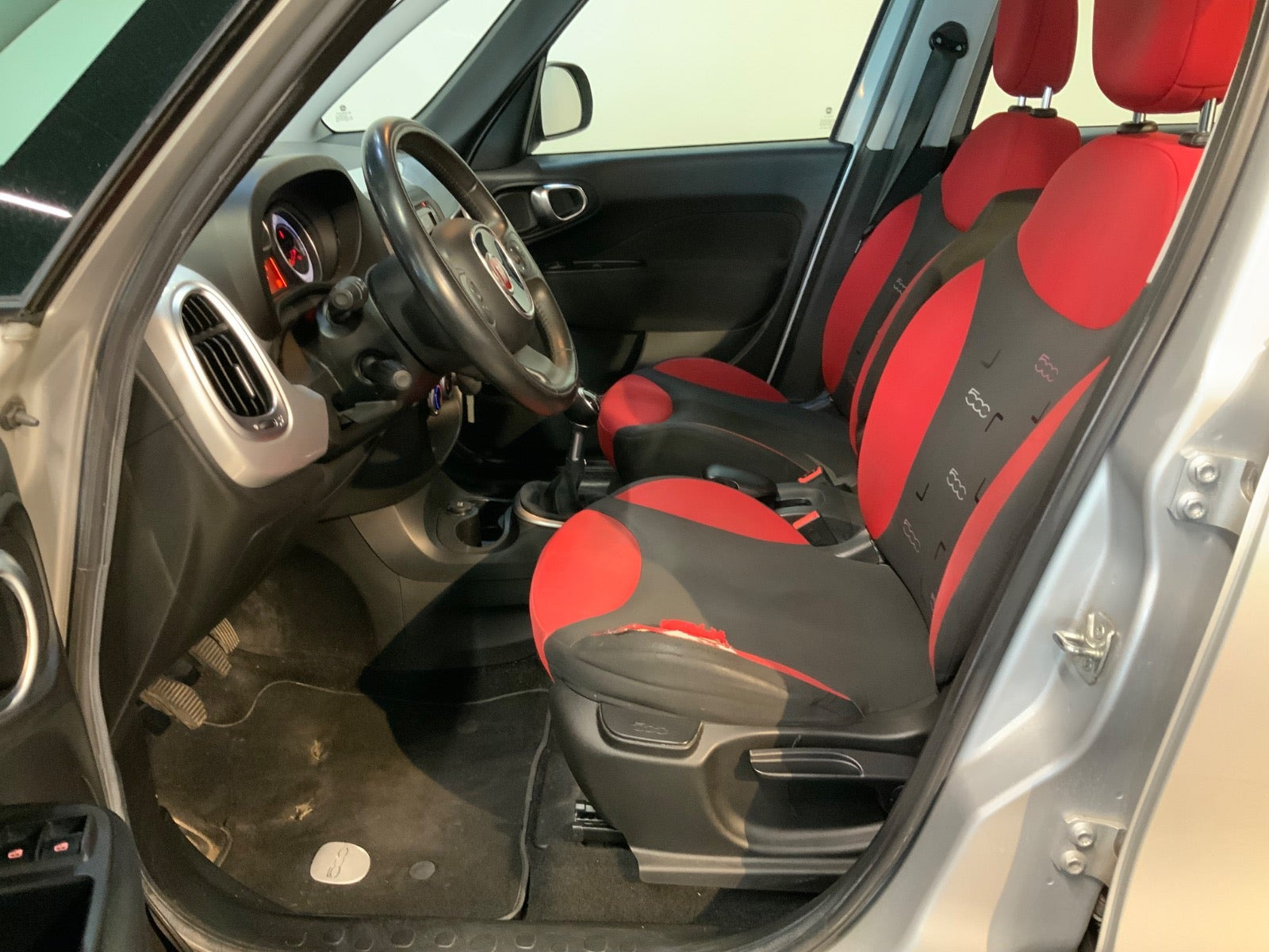 Sølv Fiat 500L fra 2012
