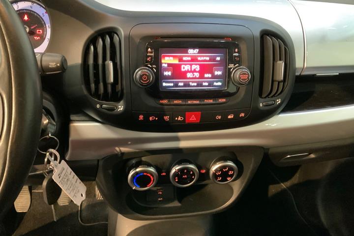 Sølv Fiat 500L fra 2012