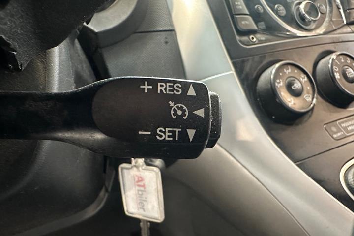 Grå Toyota Auris fra 2010