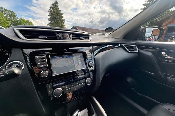 undefined Nissan Qashqai fra 2014