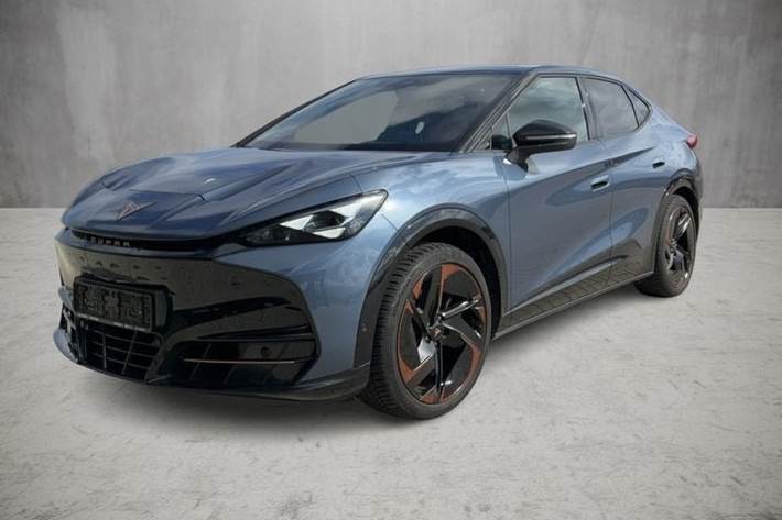 Blå Cupra Tavascan fra 2024 set udefra
