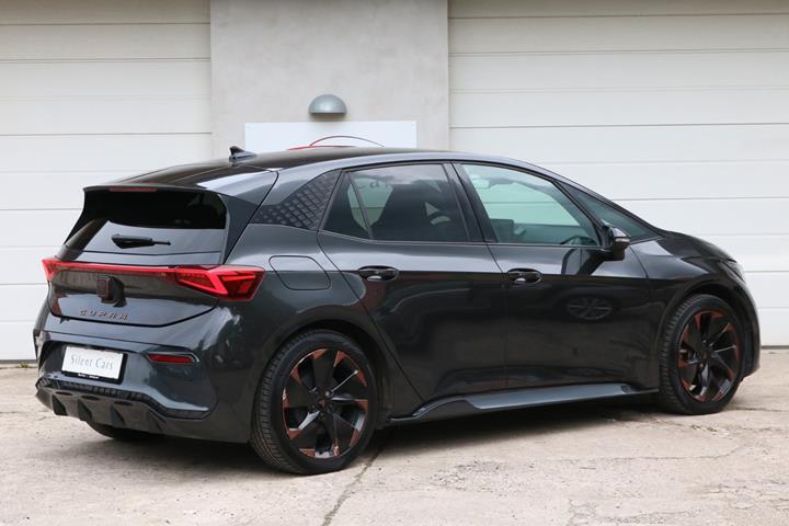 Grå Cupra Born fra 2023