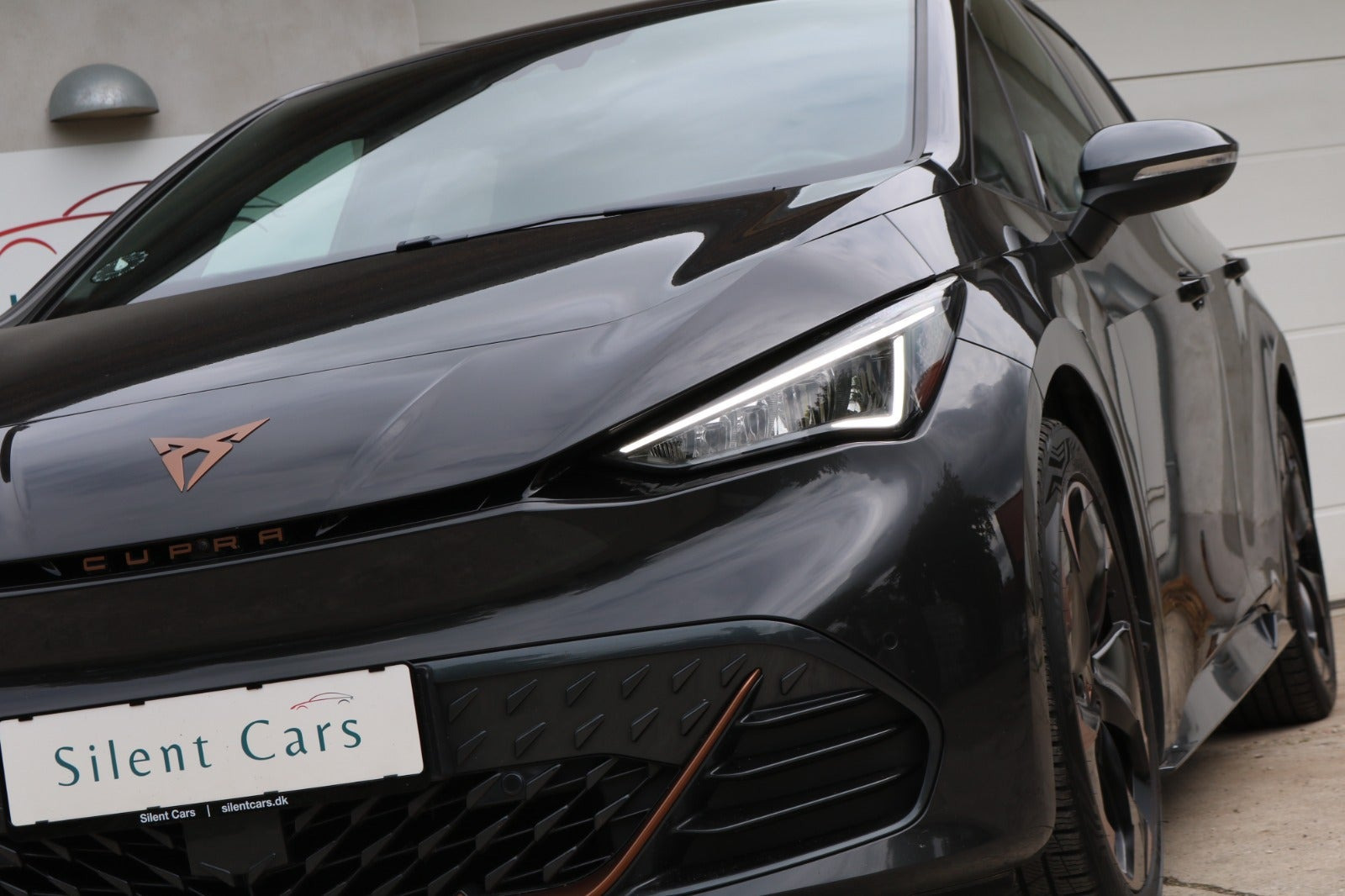 Grå Cupra Born fra 2023