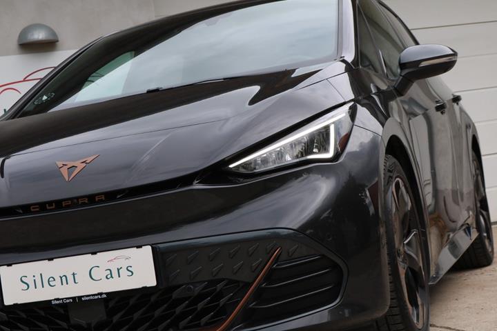 Grå Cupra Born fra 2023