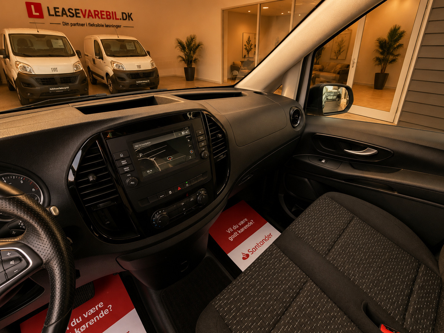 Hvid Mercedes Vito 114 fra 2023