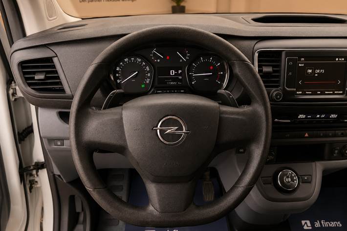 Hvid Opel Vivaro fra 2022