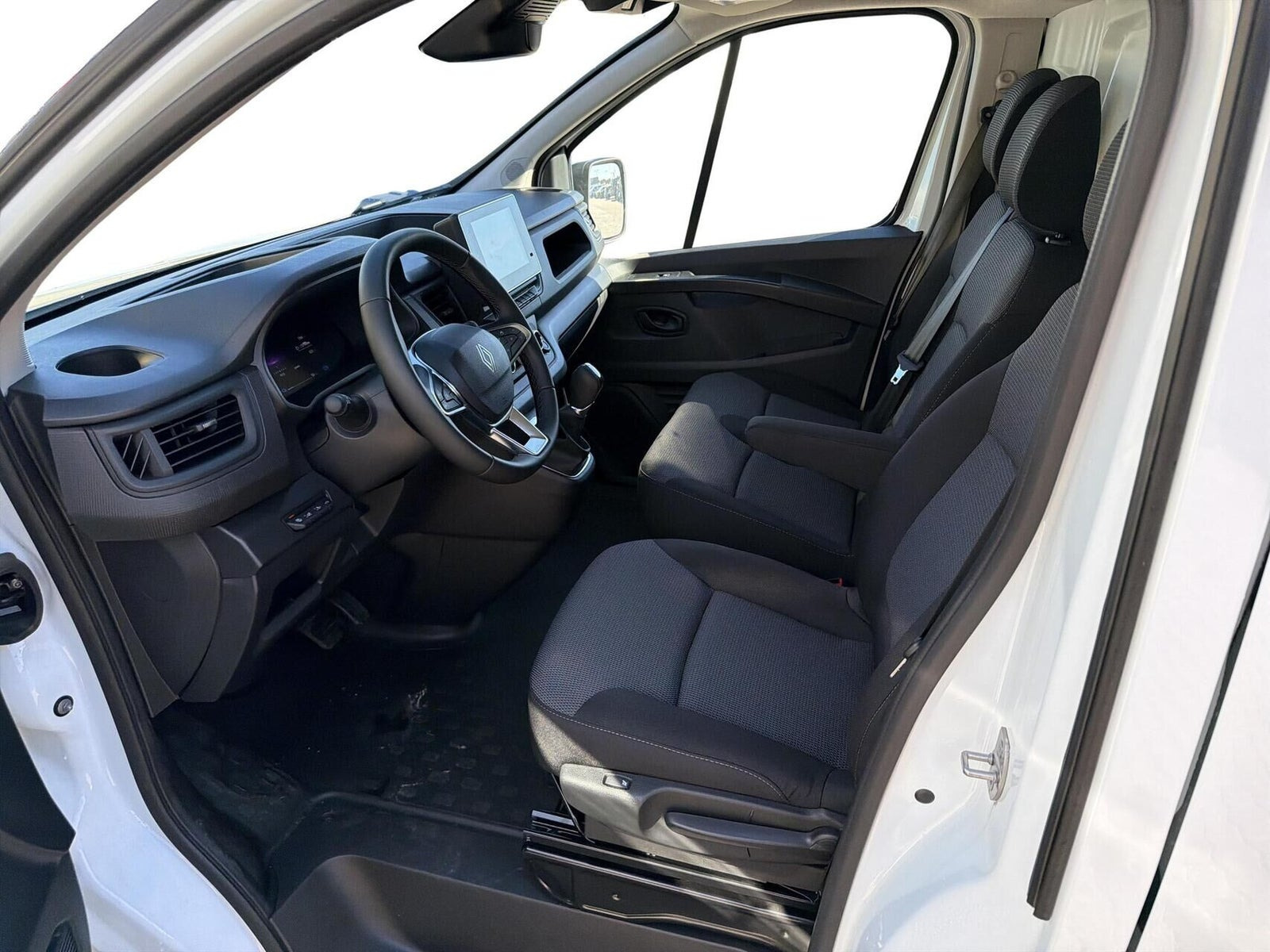 Hvid Renault Trafic fra 2025