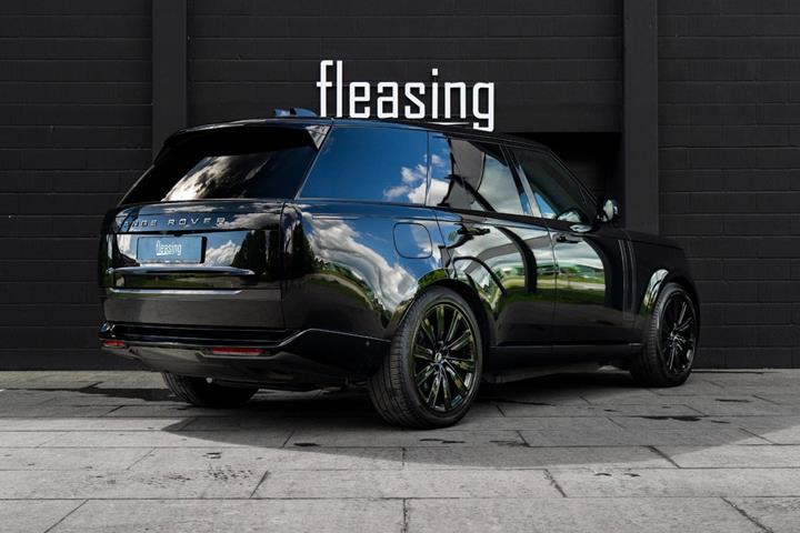 Sort Land Rover Range Rover fra 2024