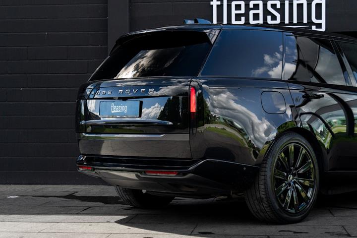 Sort Land Rover Range Rover fra 2024
