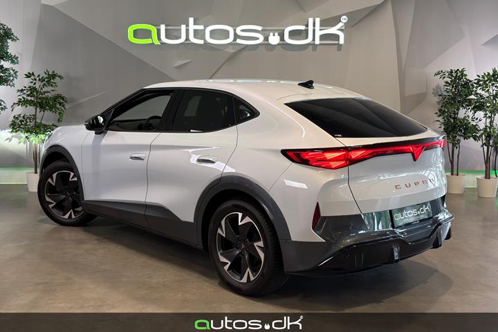 Hvid Cupra Tavascan fra 2025