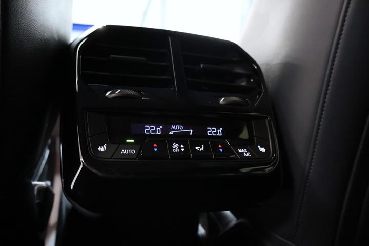 Hvid BMW iX fra 2022