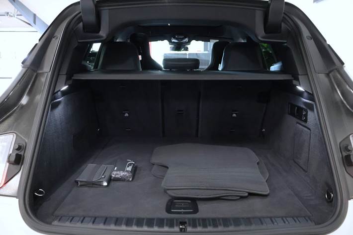 Hvid BMW iX fra 2022