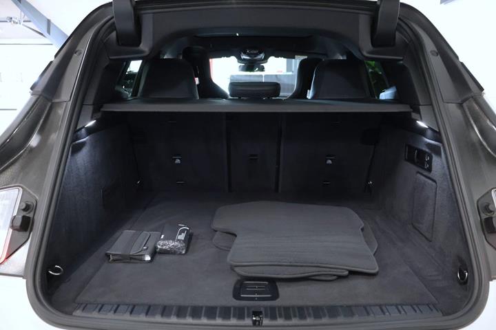 Hvid BMW iX fra 2022