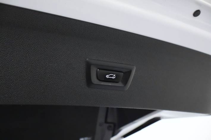 Hvid BMW iX fra 2022