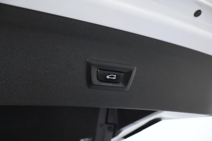 Hvid BMW iX fra 2022
