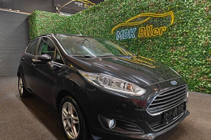 undefined Ford Fiesta fra 2014 set udefra