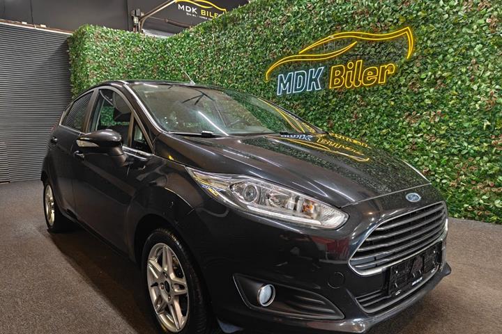 undefined Ford Fiesta fra 2014 set udefra
