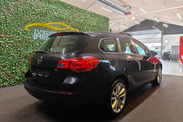 undefined Opel Astra fra 2011