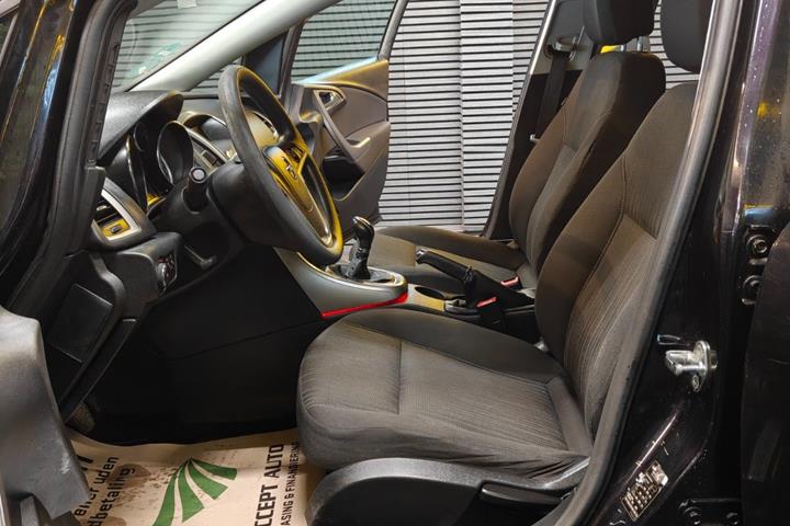 undefined Opel Astra fra 2011