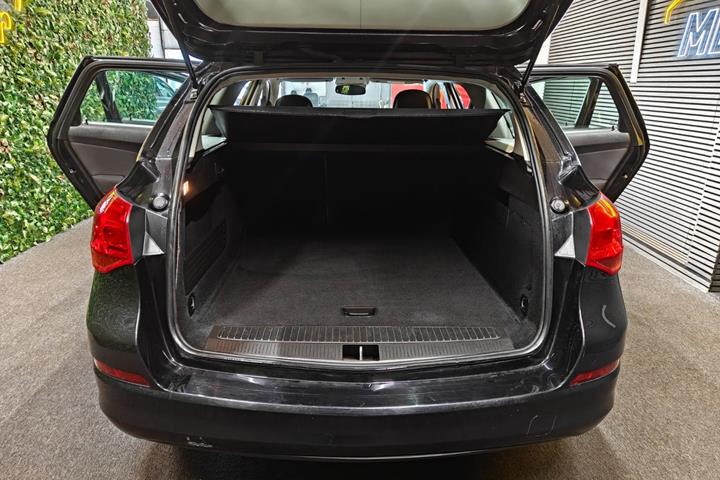 undefined Opel Astra fra 2011