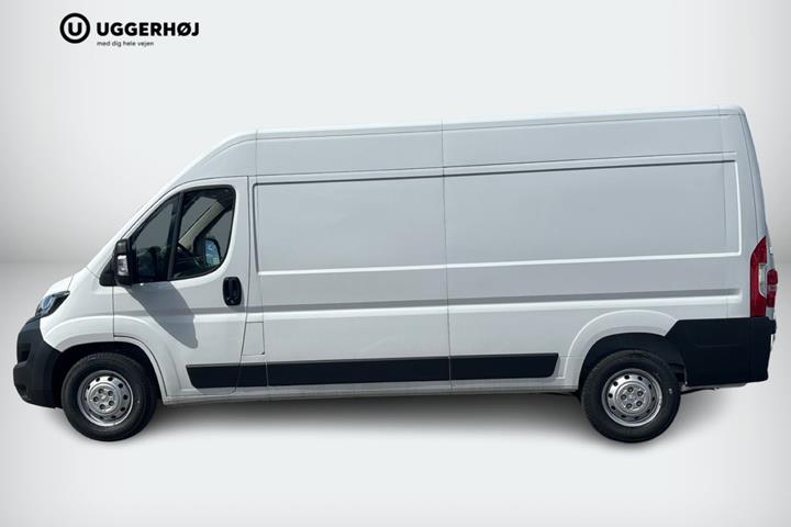 Hvid Peugeot Boxer 435 fra 2025
