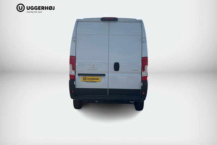 Hvid Peugeot Boxer 435 fra 2025