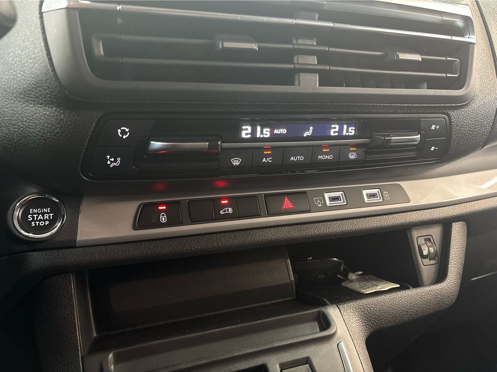 Hvid Peugeot Expert fra 2024
