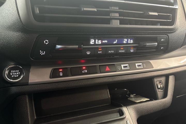 Hvid Peugeot Expert fra 2024