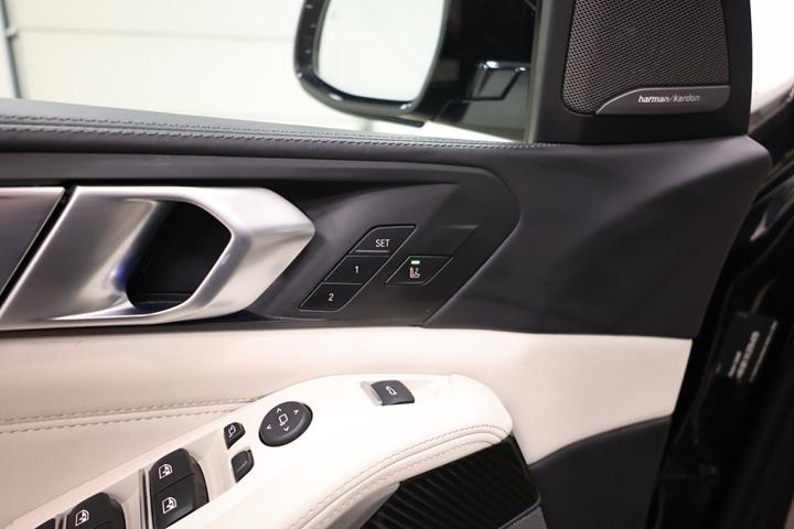 Sort BMW X5 fra 2022