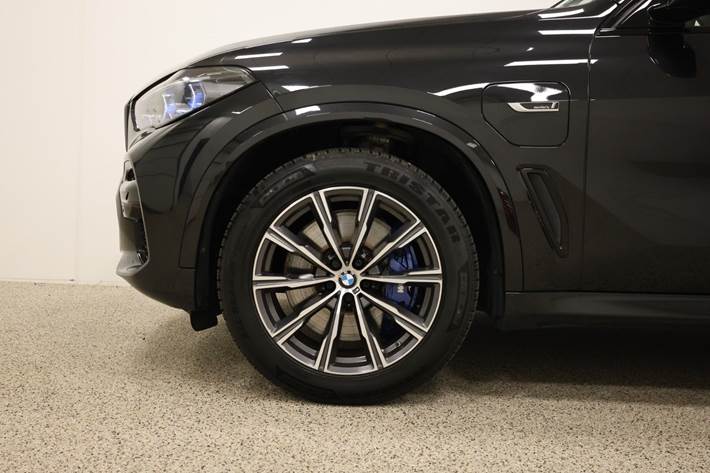 Sort BMW X5 fra 2022