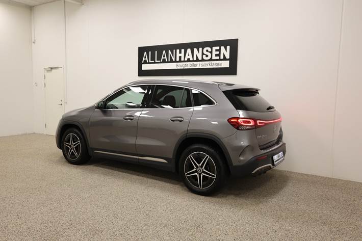 Grå Mercedes EQA250+ fra 2023