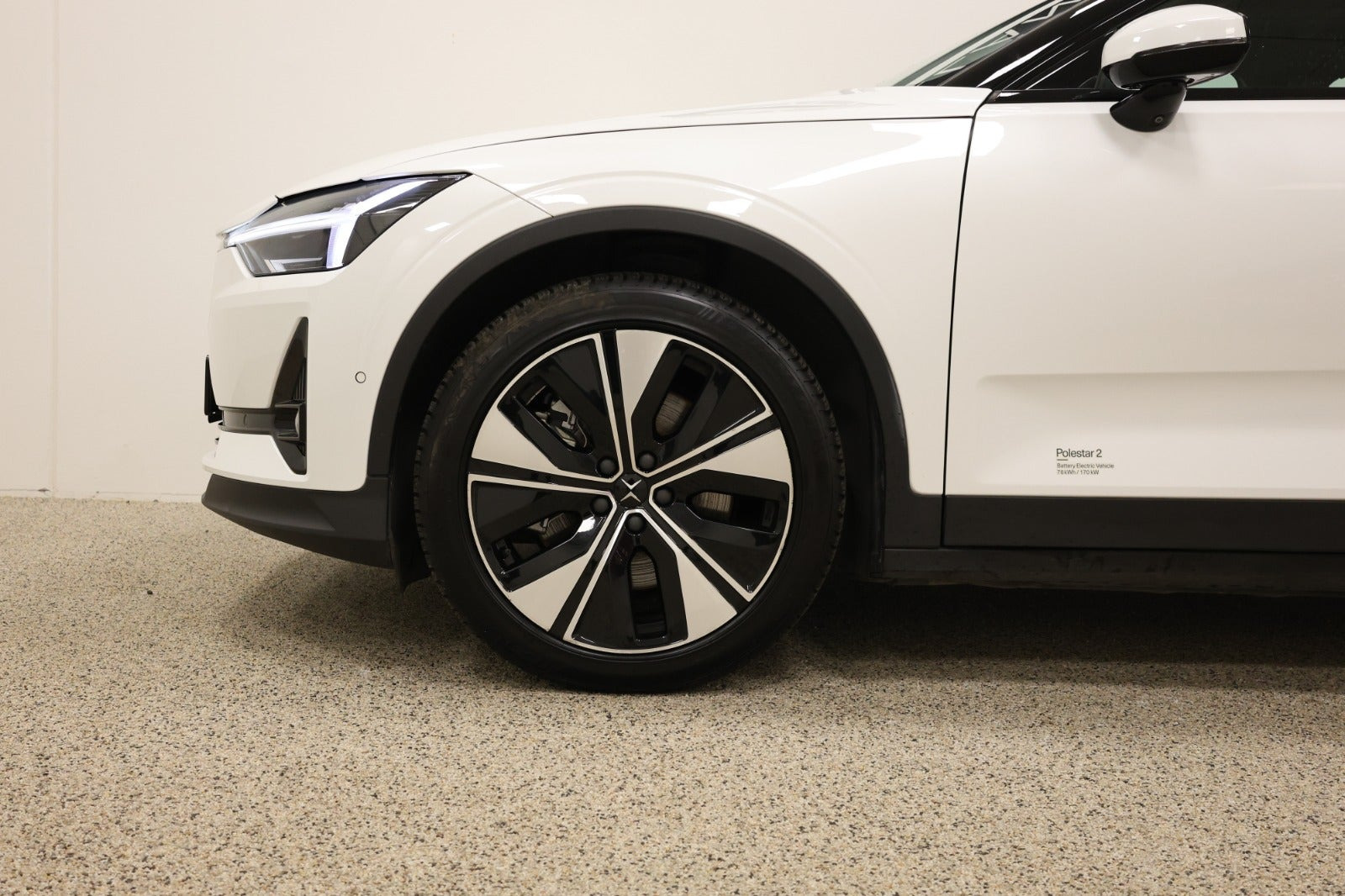 Hvid Polestar 2 fra 2023