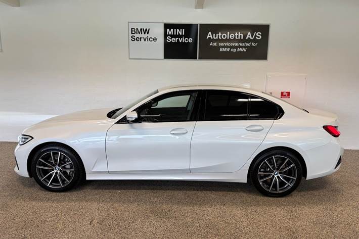 Hvid BMW 330d fra 2020